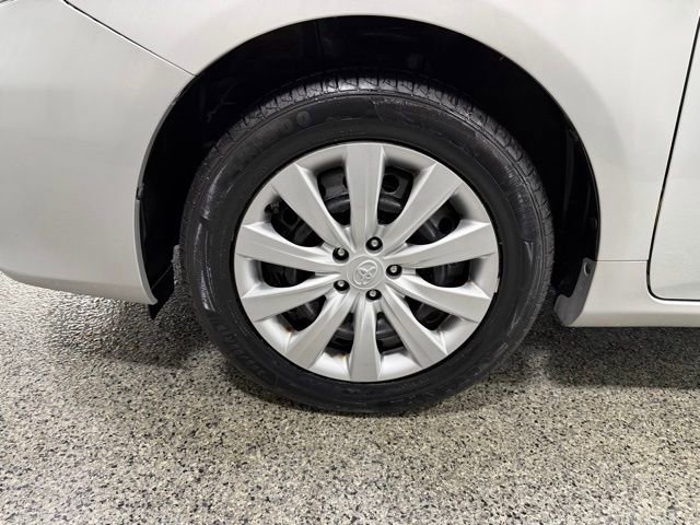 Used 2013 Toyota Corolla LE image 25