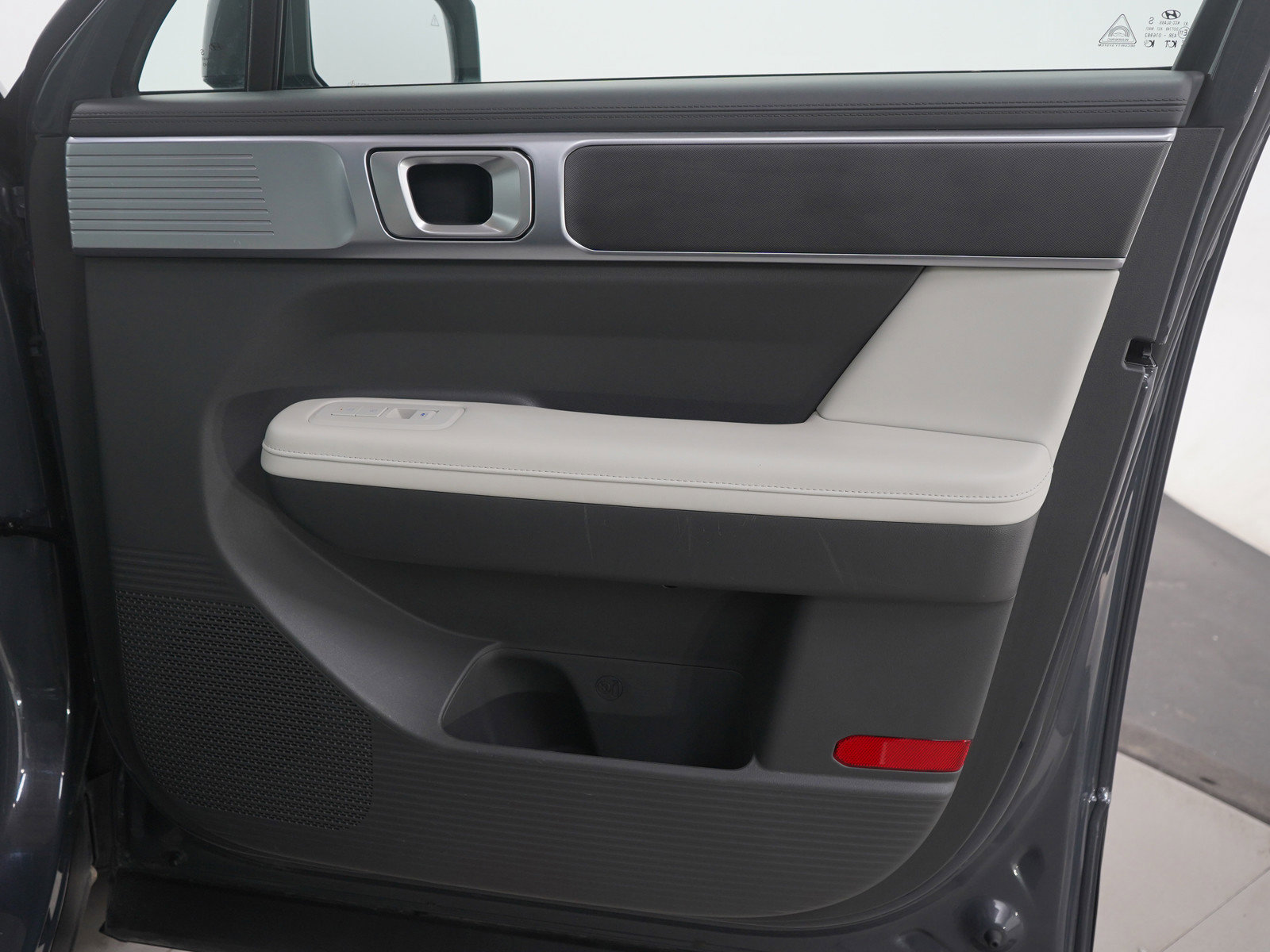 Used 2025 Hyundai Santa Fe SEL image 12