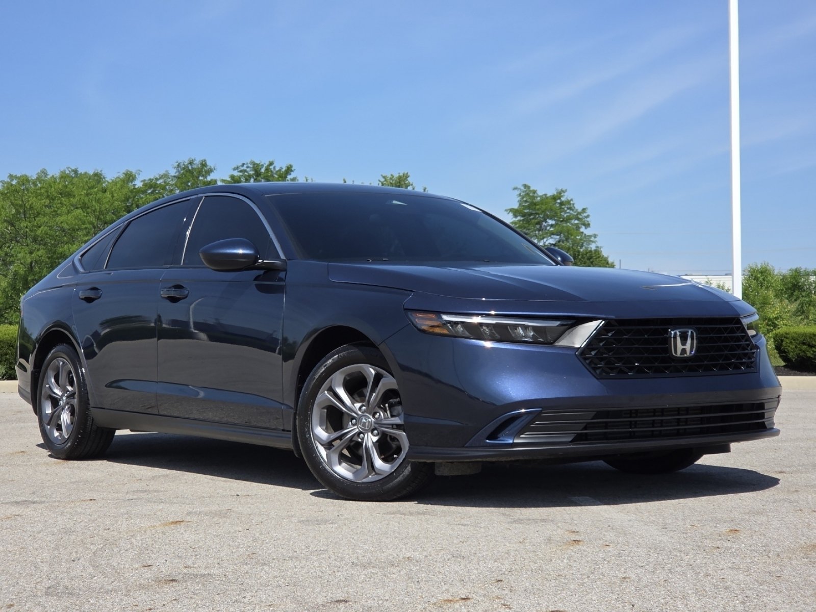 Used 2024 Honda Accord EX image 2
