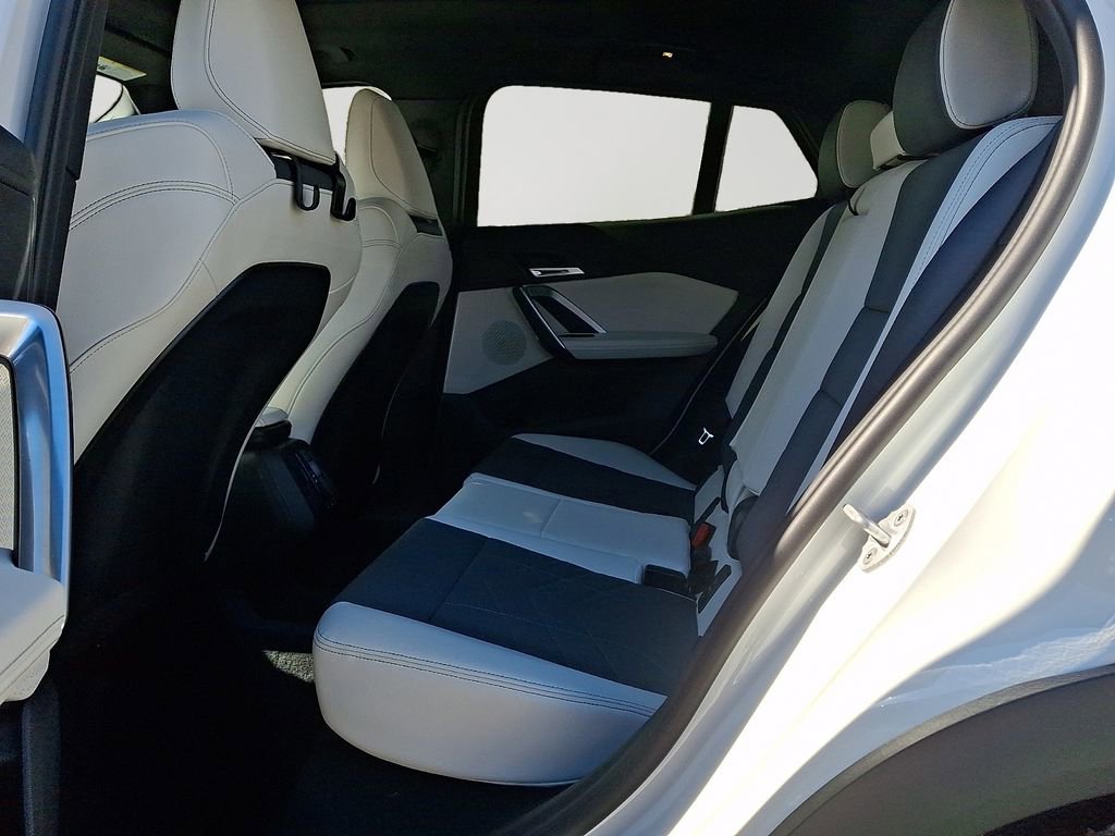 Used 2026 BMW X2 xDrive28i w/ Technology Package image 8