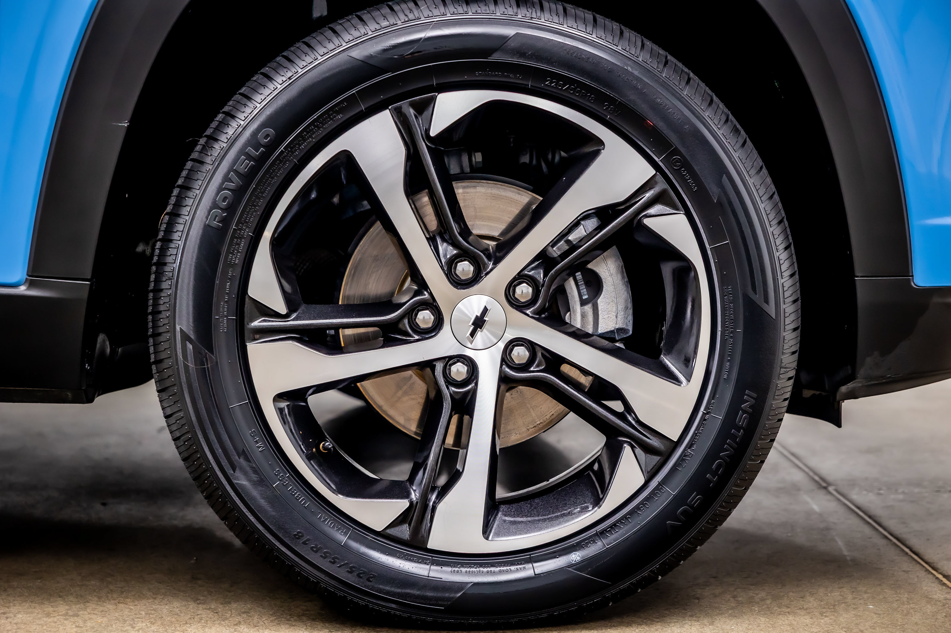 Used 2024 Chevrolet Trax RS FWD image 35