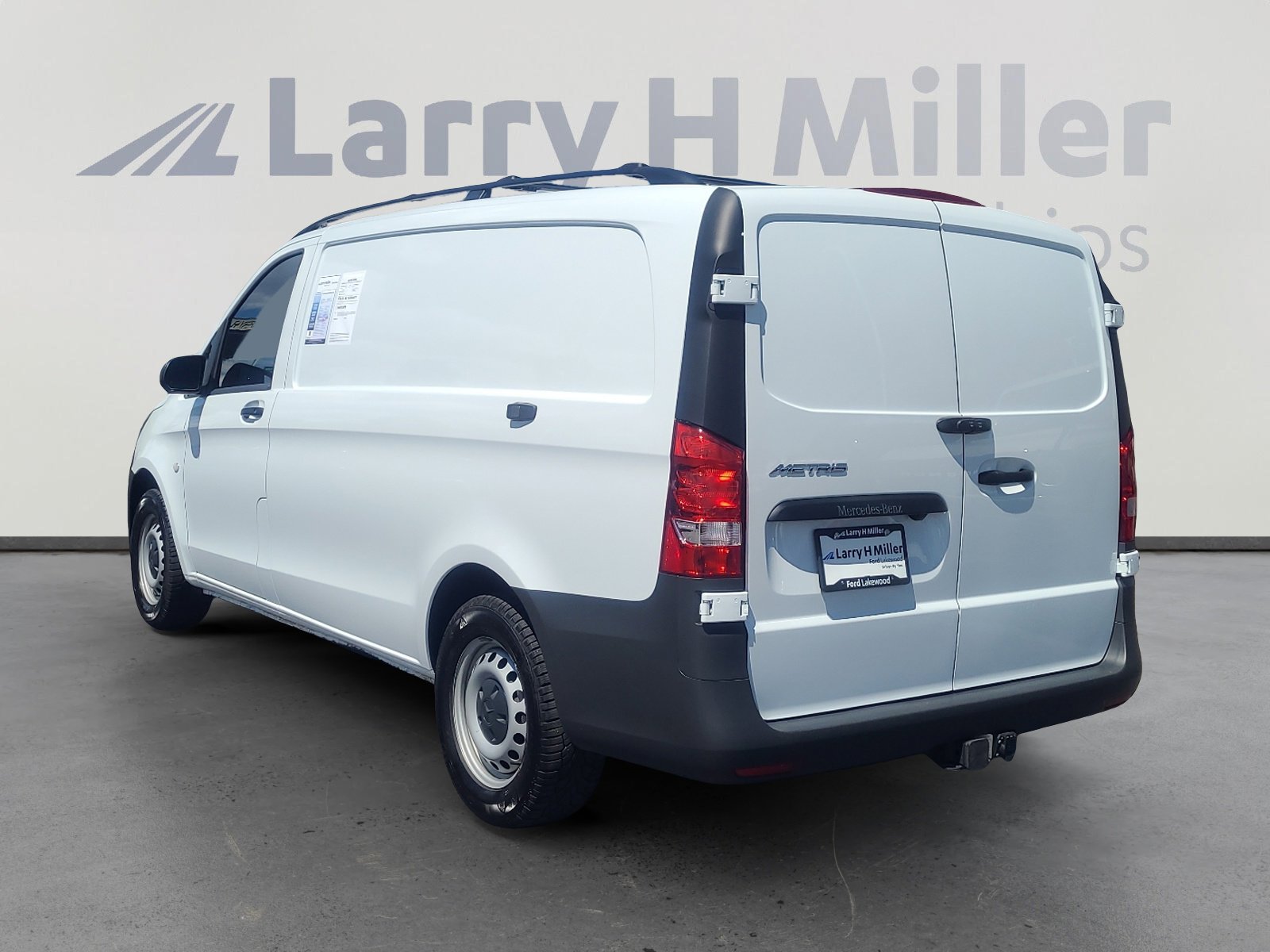 Used 2023 Mercedes-Benz Metris image 3