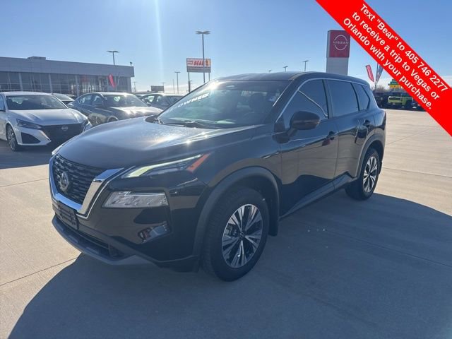 Used 2022 Nissan Rogue SV image 1