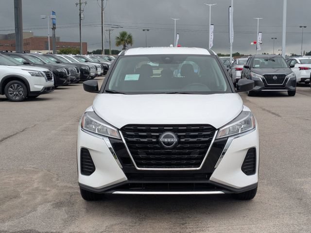 New 2025 Nissan Kicks Play S FWD image 8