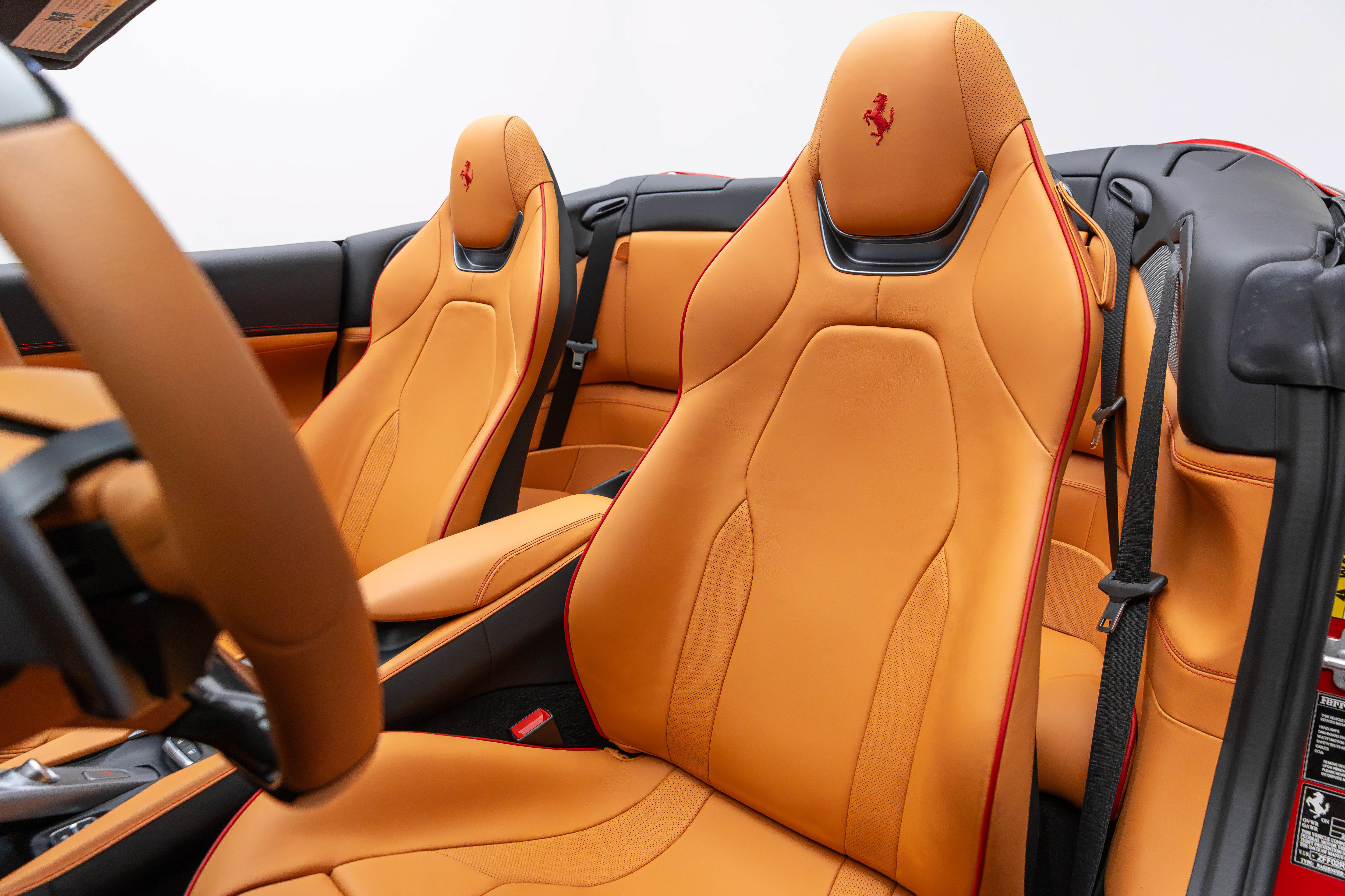 Used 2022 Ferrari Portofino M RWD image 17