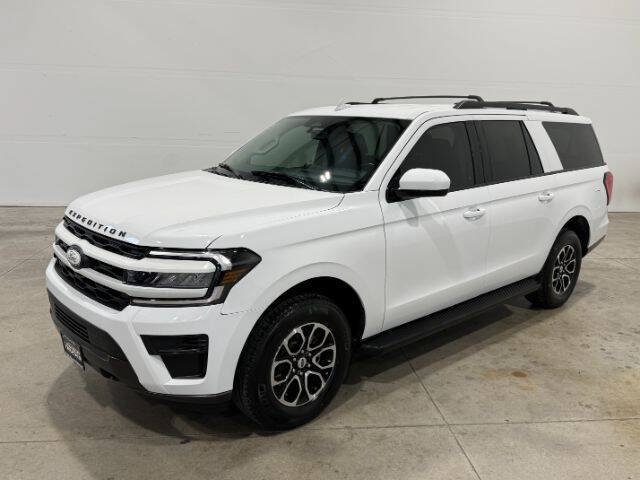 Used 2024 Ford Expedition Max XLT AWD/4WD image 2
