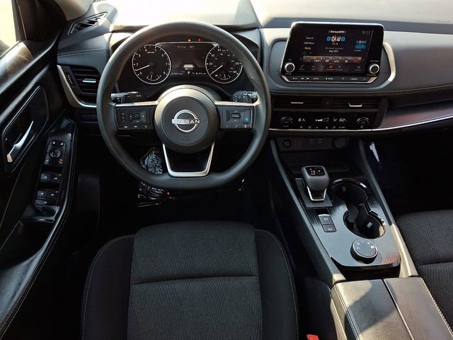 Used 2024 Nissan Rogue SV image 11