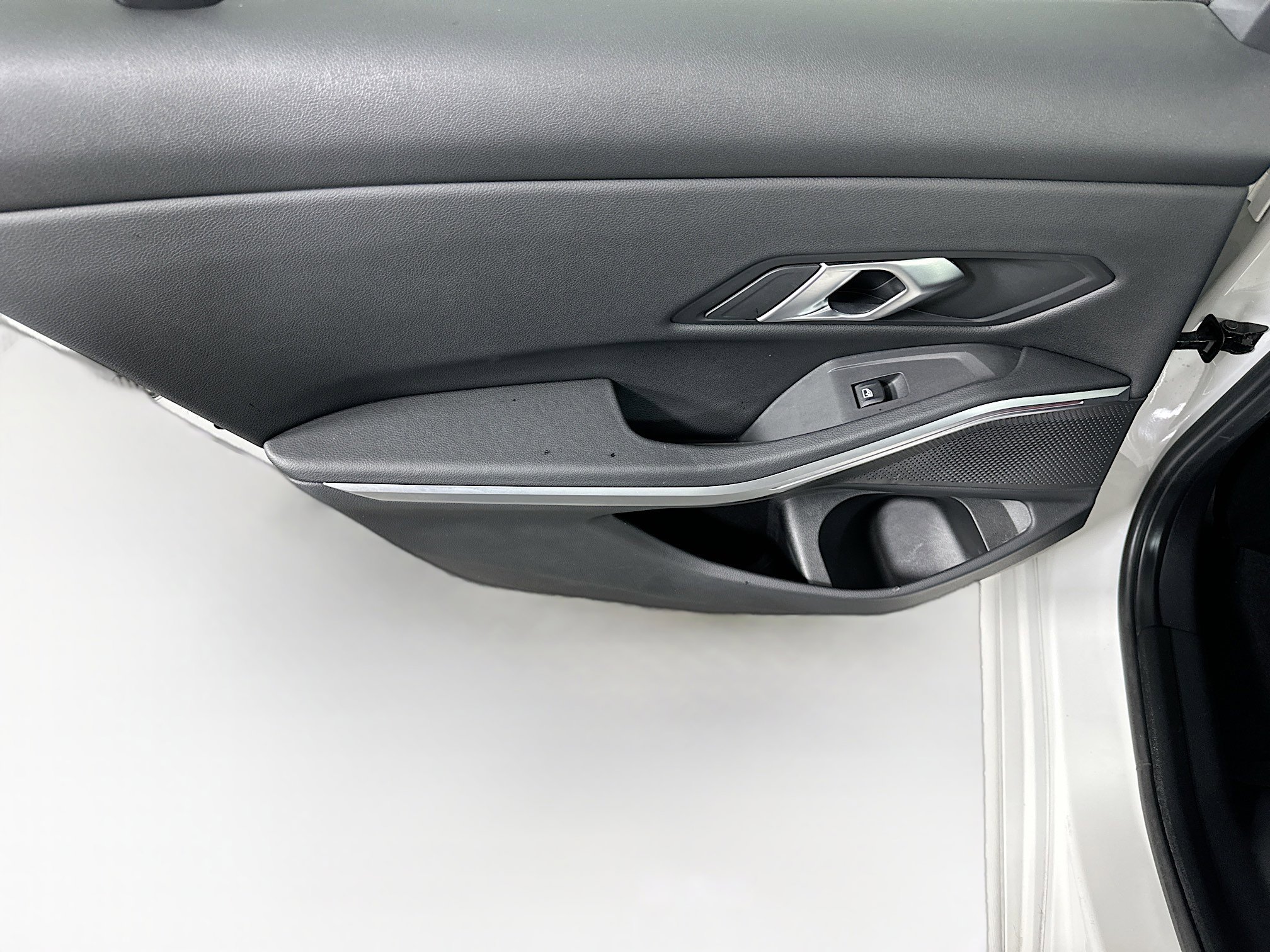 Used 2025 BMW 330i Sedan w/ Convenience Package image 26