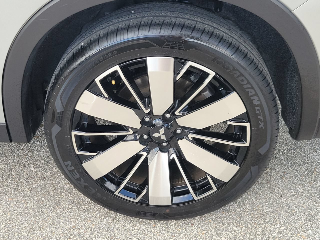 Used 2025 Mitsubishi Outlander SE FWD image 5