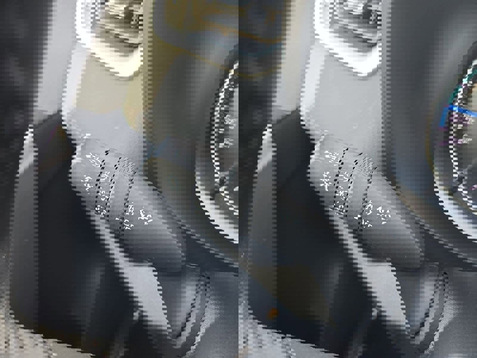 Used 2021 Toyota RAV4 XLE Premium image 28