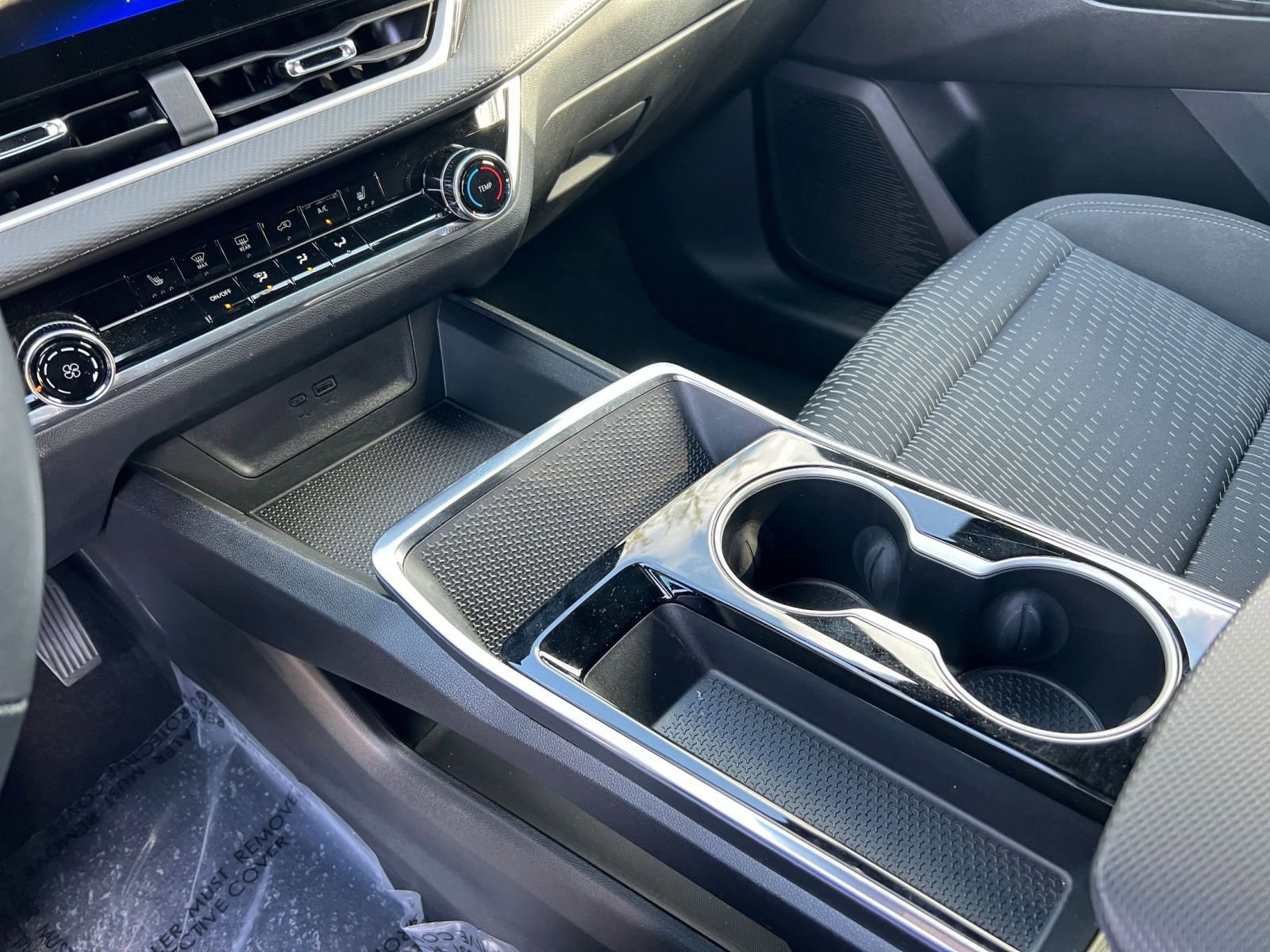 Used 2025 Chevrolet Equinox LT image 35