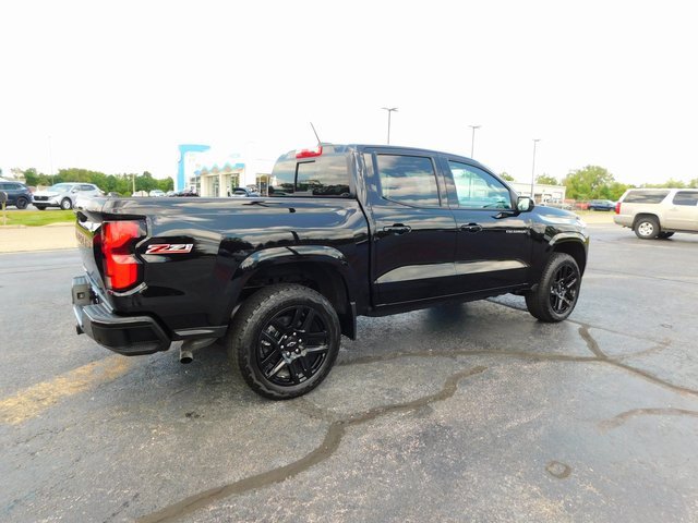Used 2025 Chevrolet Colorado Z71 w/ Z71 Convenience Package 2 image 3