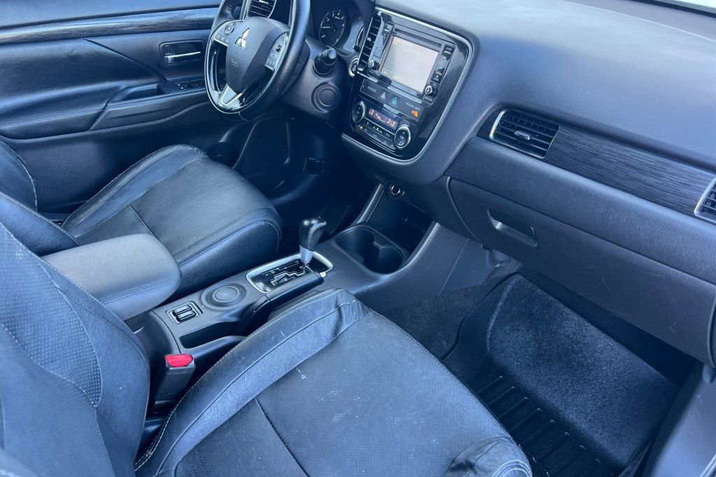 Used 2016 Mitsubishi Outlander SEL FWD image 14