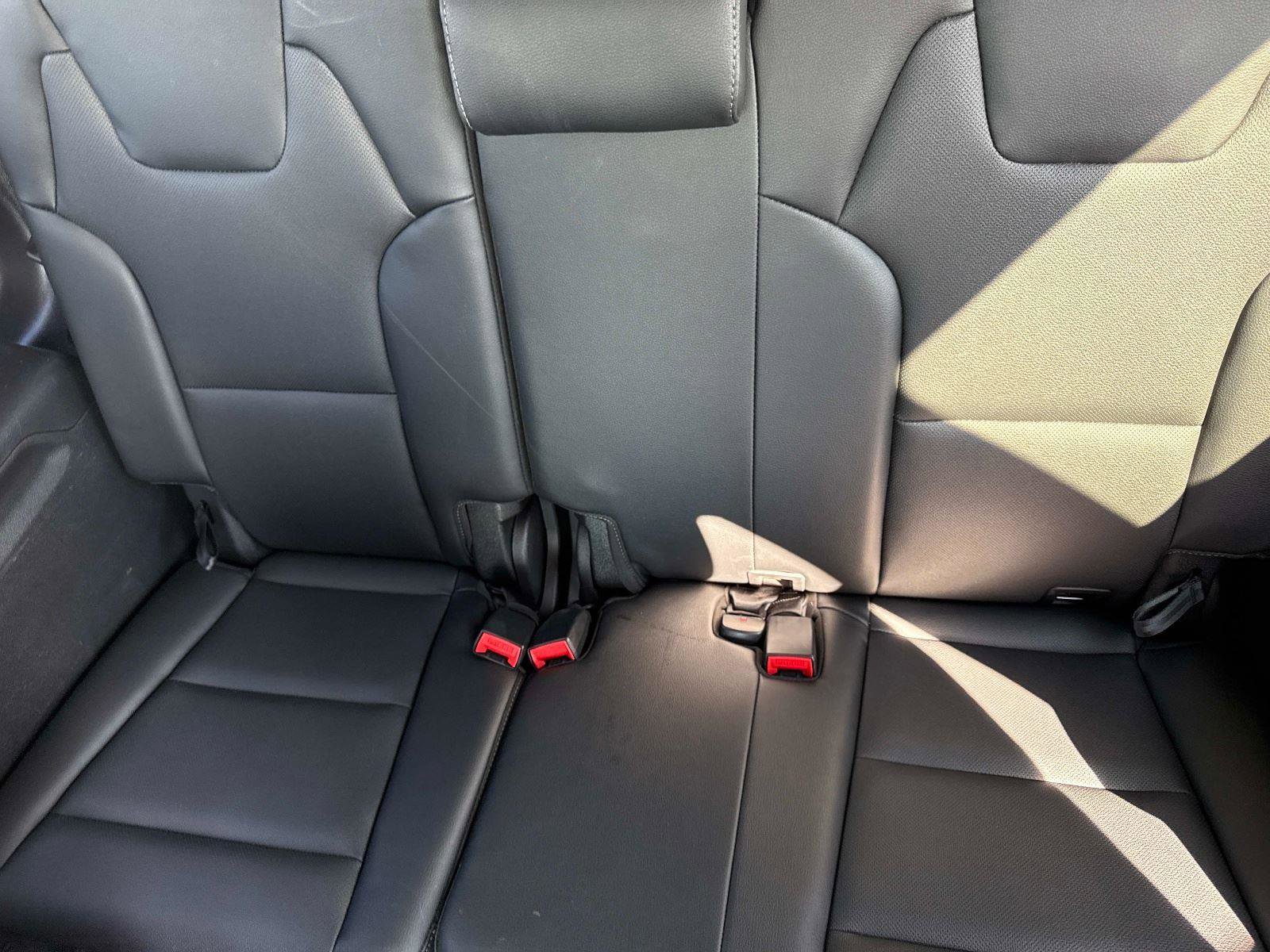 Used 2024 Kia Telluride EX w/ EX Captain's Chair Package image 16