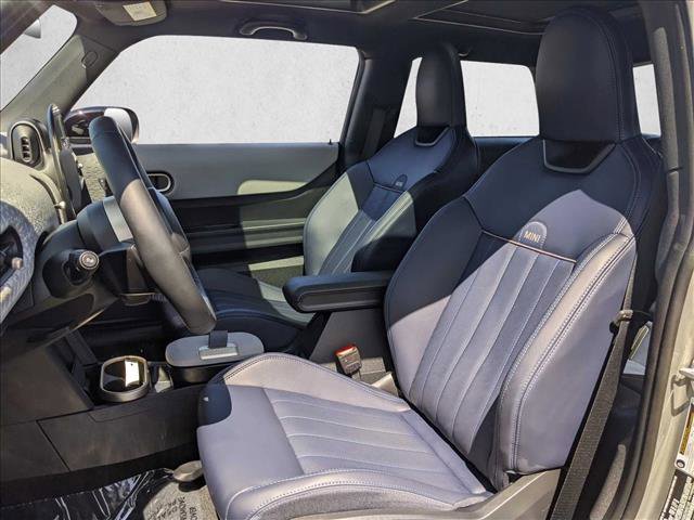 Used 2025 MINI Cooper 2-Door Hardtop image 16