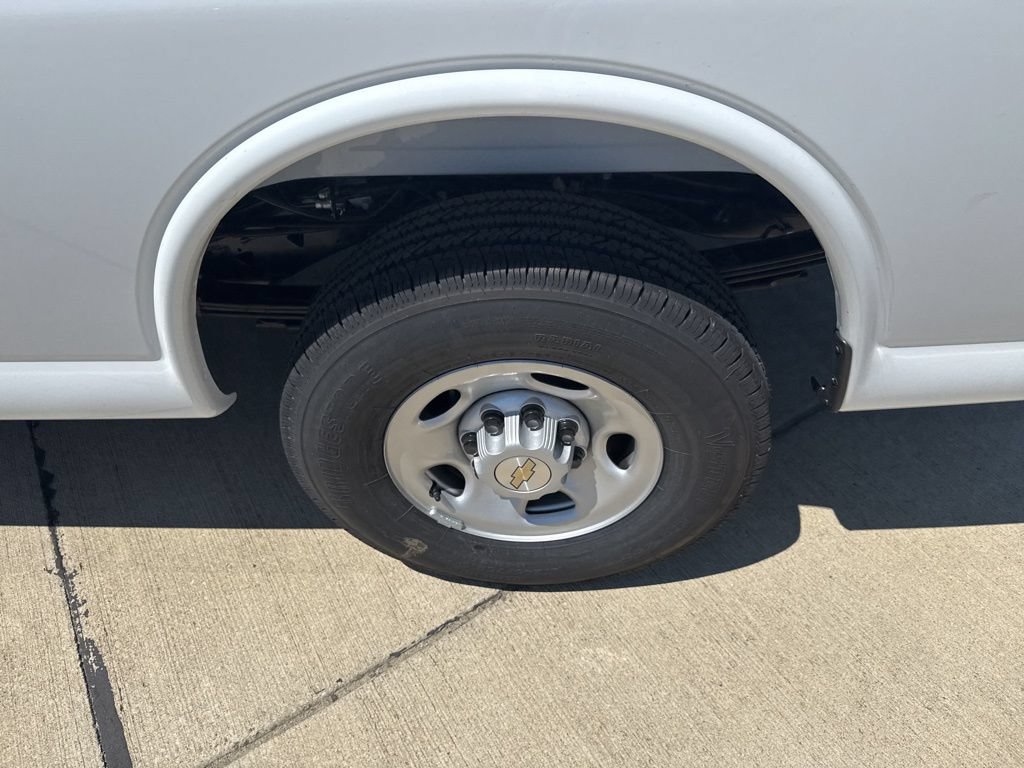 New 2025 Chevrolet Express 2500 w/ Driver Convenience Package RWD image 32