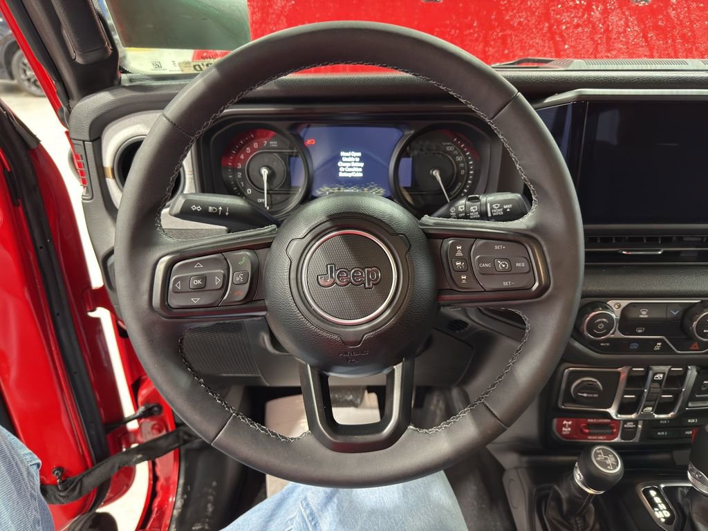 Used 2025 Jeep Wrangler Willys image 22