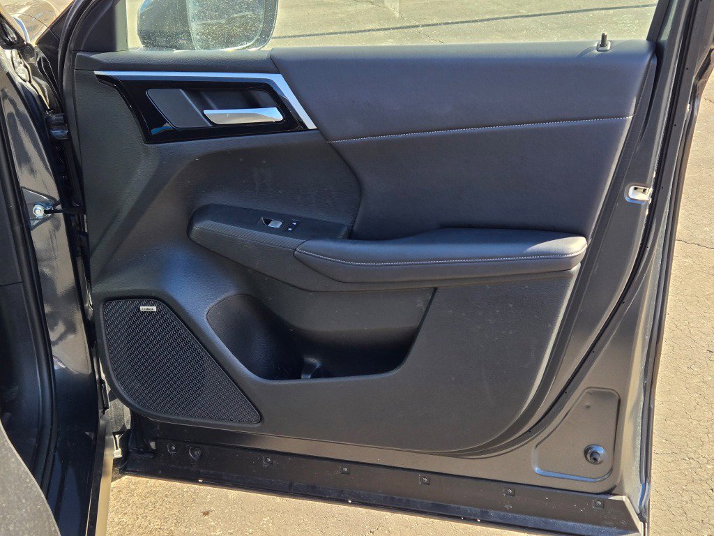 Used 2025 Mitsubishi Outlander SE image 6