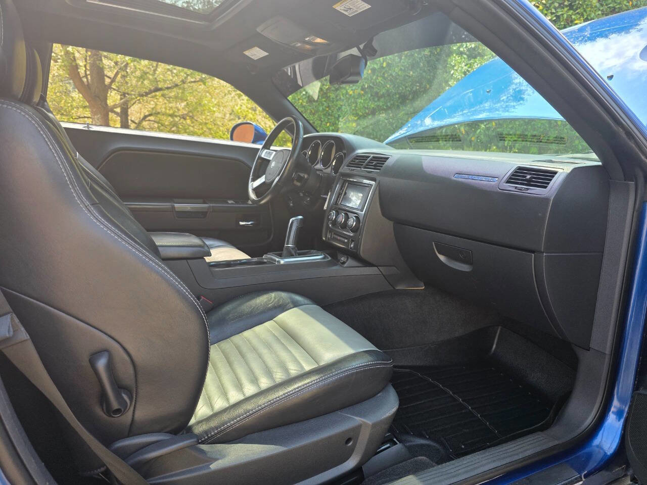 Used 2010 Dodge Challenger R/T image 25