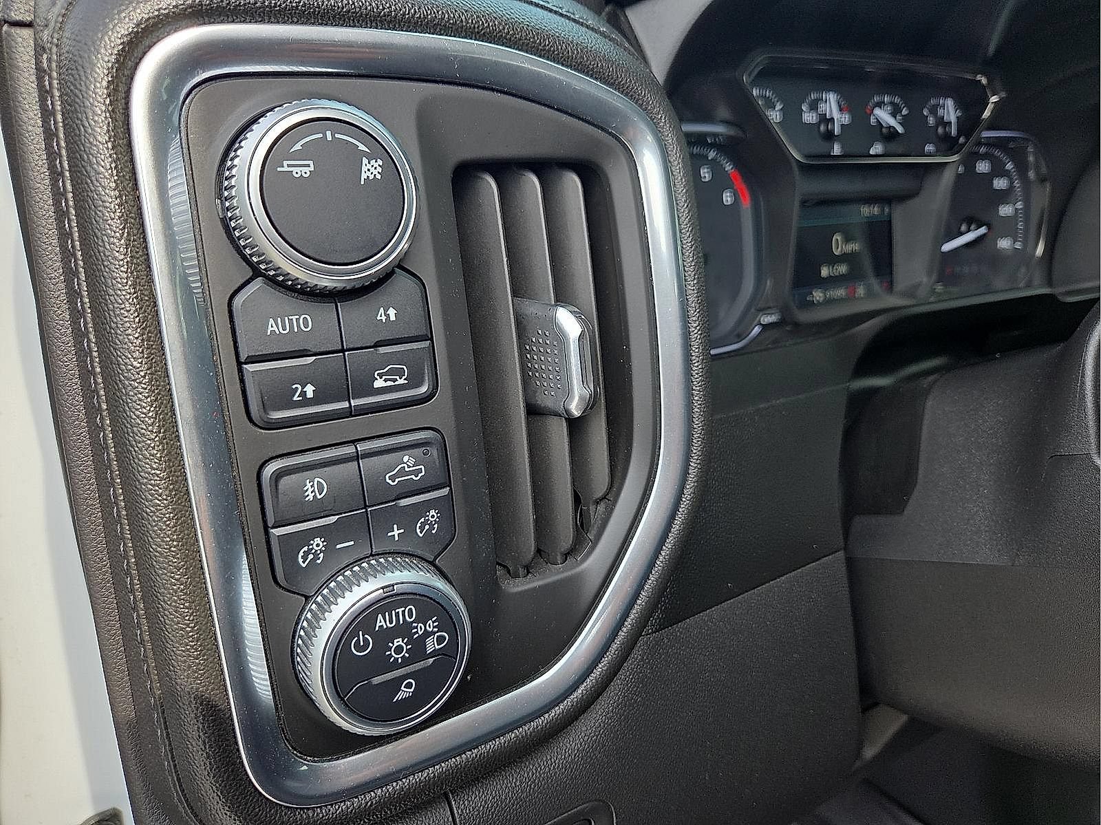 Used 2019 GMC Sierra 1500 SLT w/ SLT Premium Package AWD/4WD image 11