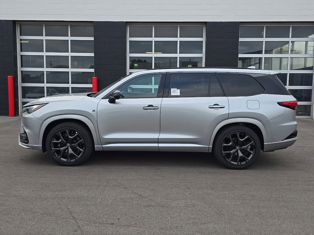 New 2026 Lexus TX 500h AWD image 4