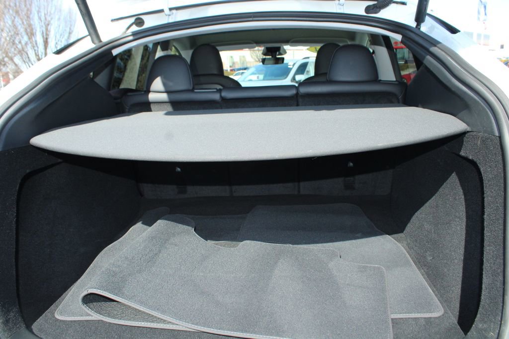 Used 2024 Tesla Model Y Long Range AWD/4WD image 33