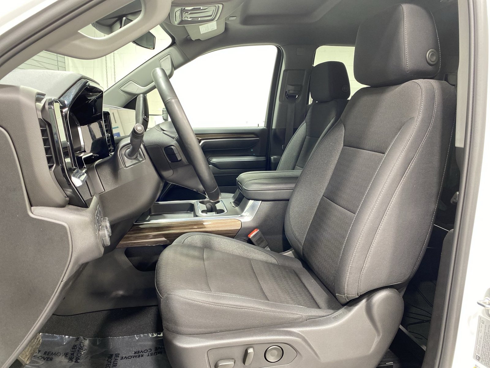 Used 2025 Chevrolet Silverado 3500 LT AWD/4WD image 11