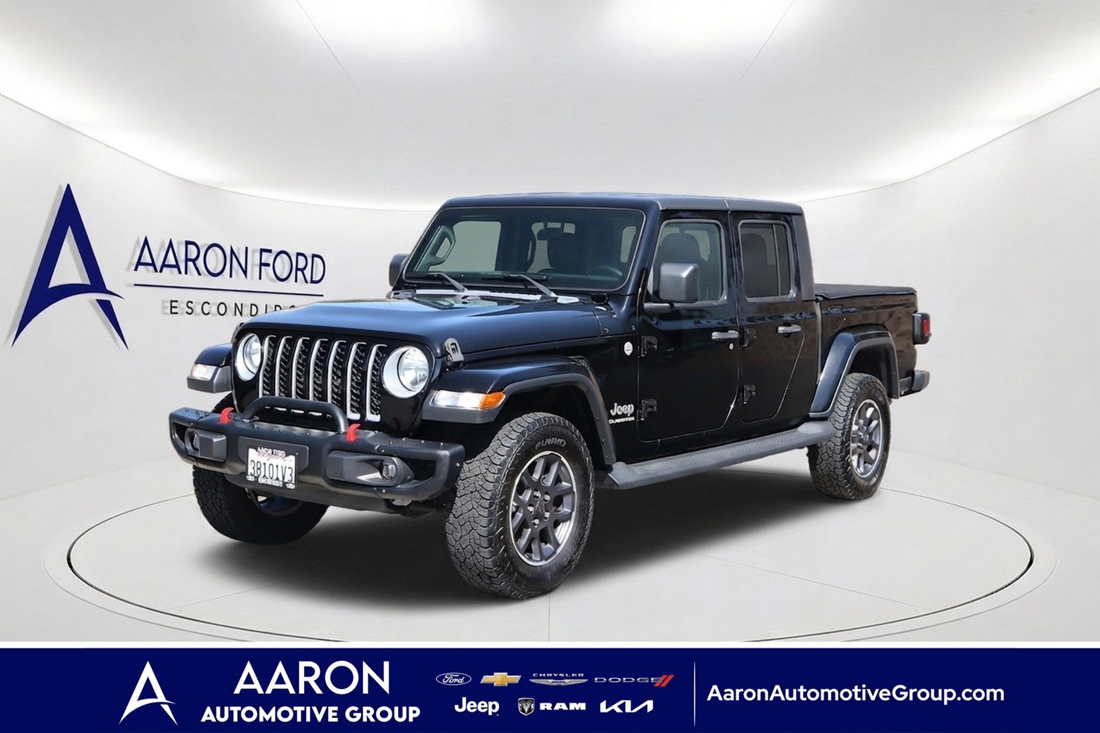 Used 2020 Jeep Gladiator Overland w/ Trailer Tow Package AWD/4WD image 1