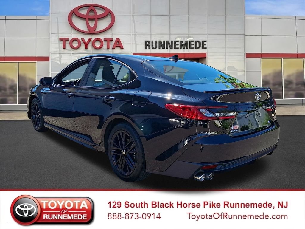 Used 2026 Toyota Camry Hybrid FWD image 4