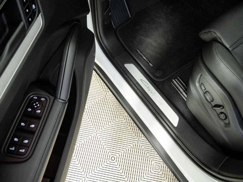 New 2026 Porsche Cayenne Coupe AWD/4WD image 8