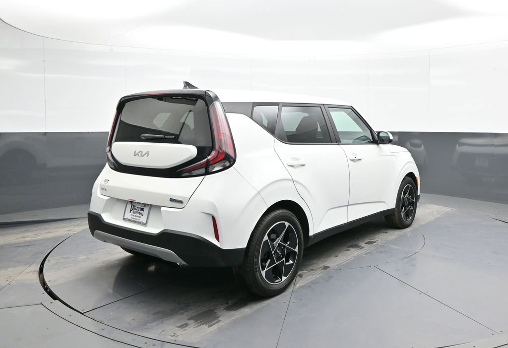 Certified 2023 Kia Soul EX image 6