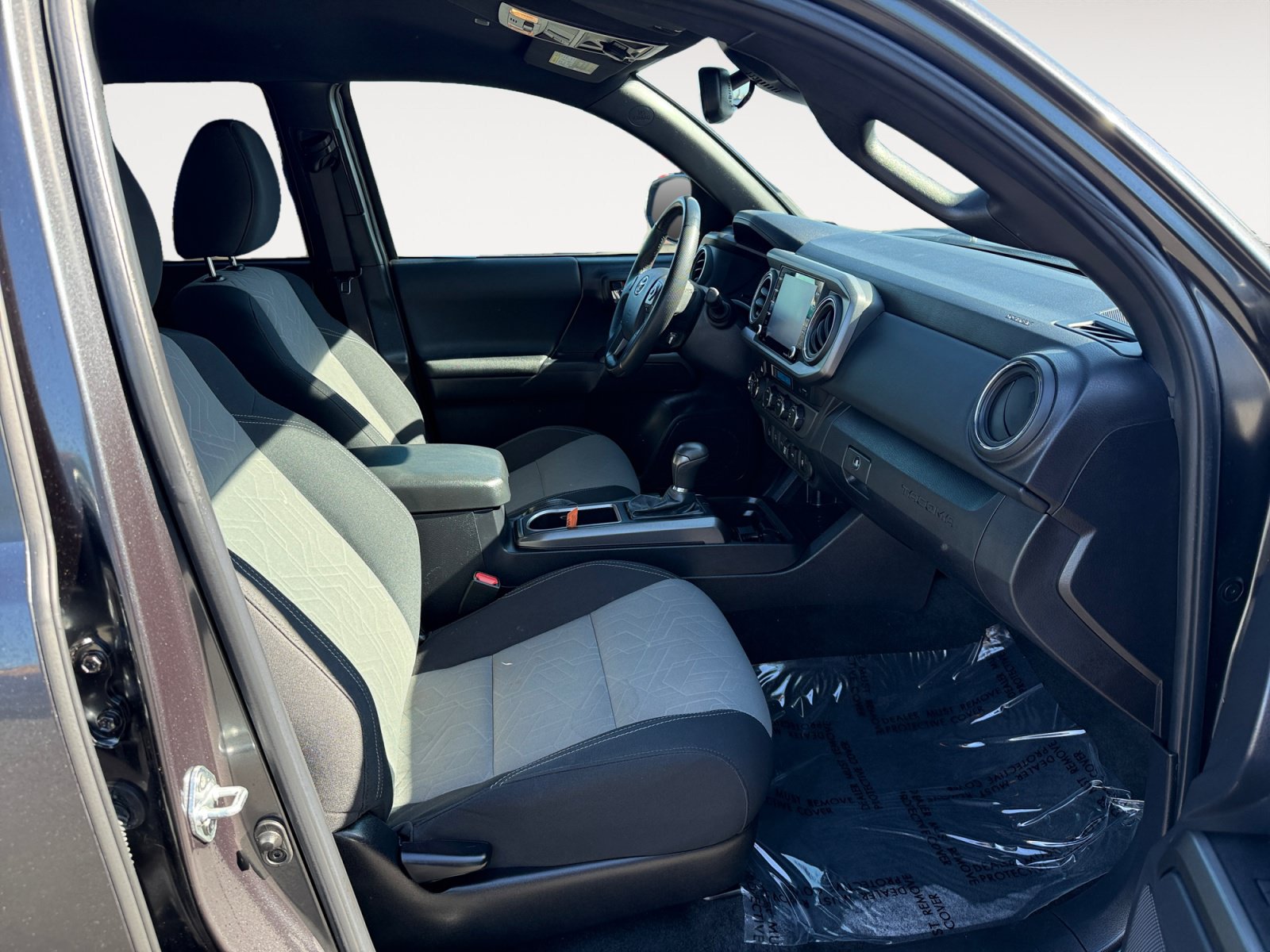 Used 2023 Toyota Tacoma TRD Off-Road w/ Advanced Technology Package AWD/4WD image 19
