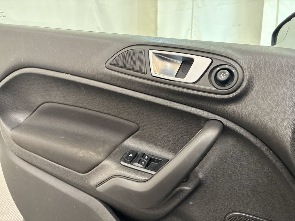 Used 2014 Ford Fiesta SE FWD image 22