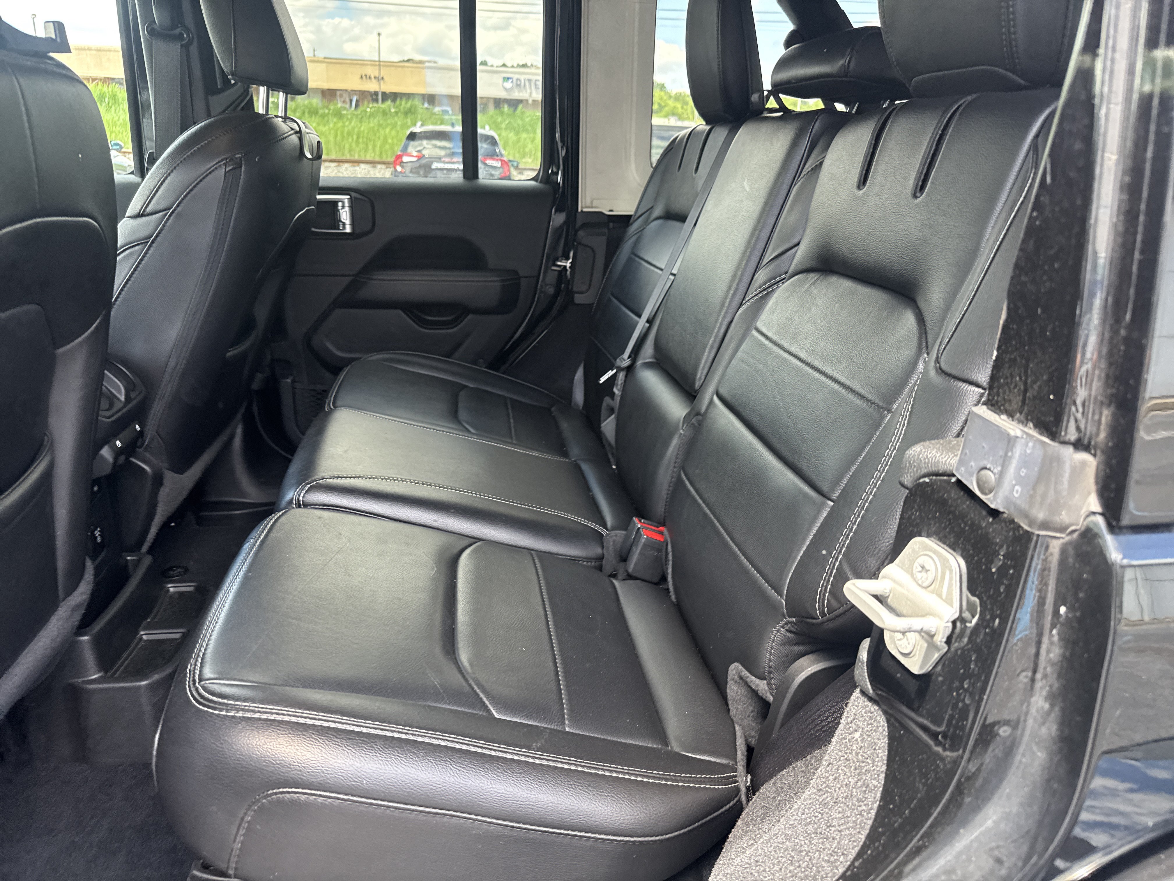 Used 2023 Jeep Wrangler Unlimited Sahara w/ Cold Weather Group AWD/4WD image 13