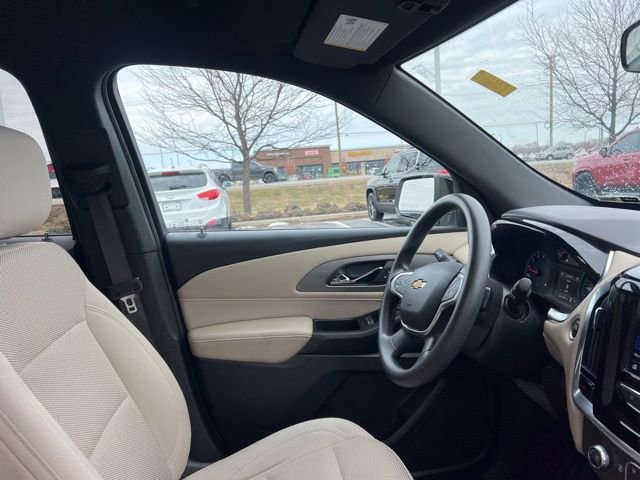 Used 2023 Chevrolet Traverse LS image 34