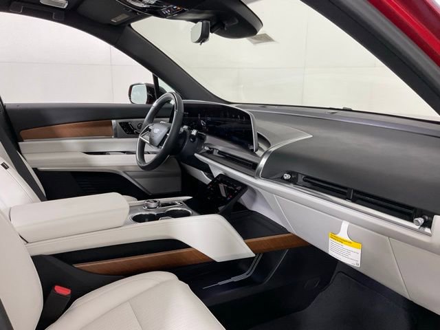 New 2026 Cadillac Vistiq Luxury w/ LPO, Floor Liner Package image 29