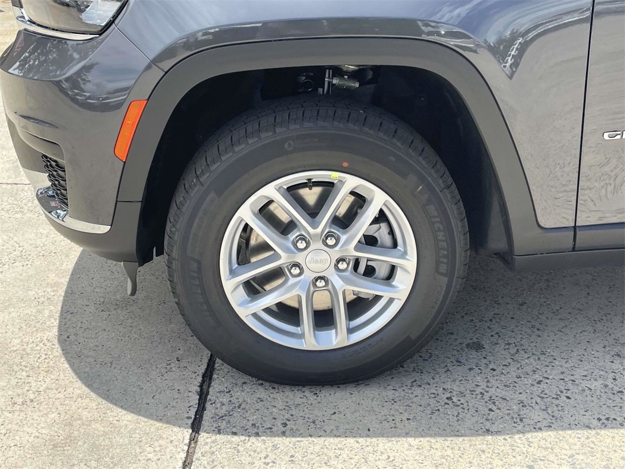 New 2025 Jeep Grand Cherokee L Laredo image 42