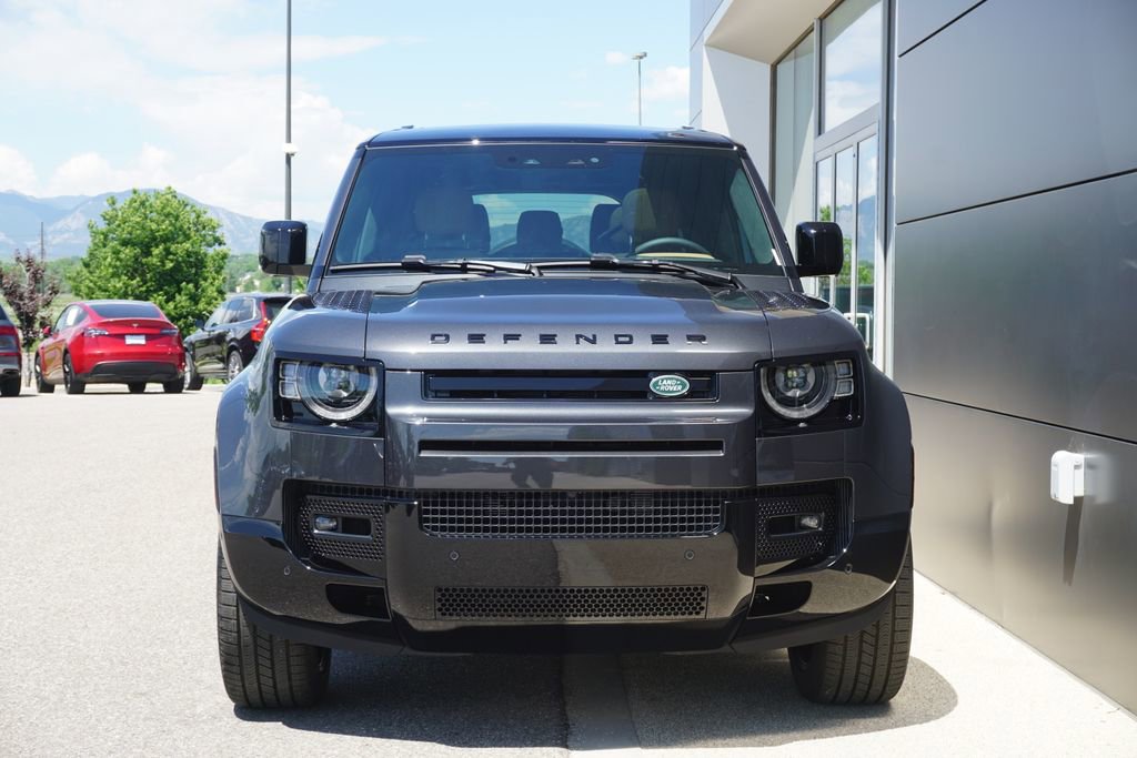 New 2025 Land Rover Defender 130 V8 image 5