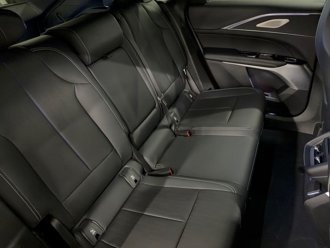 Used 2024 Cadillac Lyriq Luxury RWD image 29
