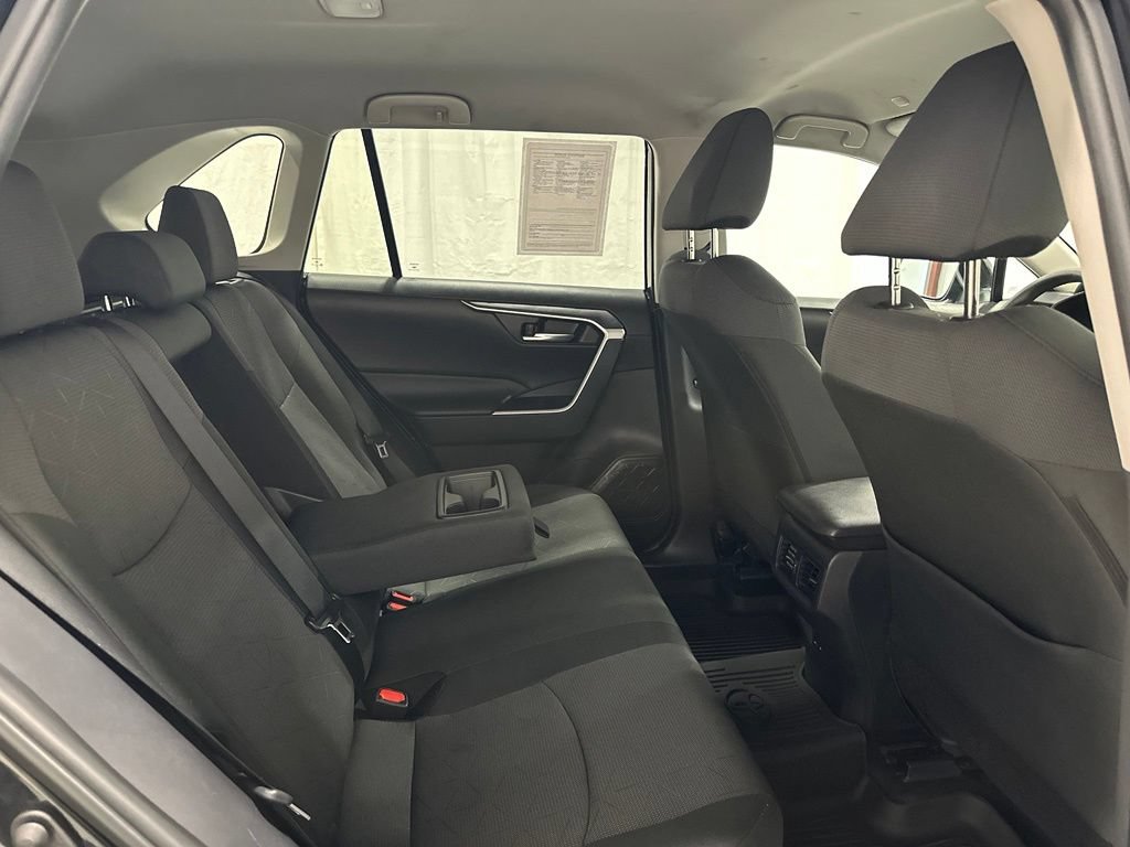 Used 2025 Toyota RAV4 XLE FWD image 53