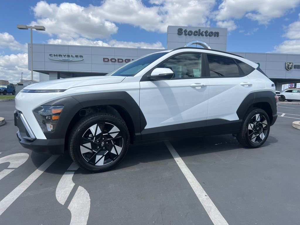 Used 2025 Hyundai Kona SEL AWD/4WD image 1