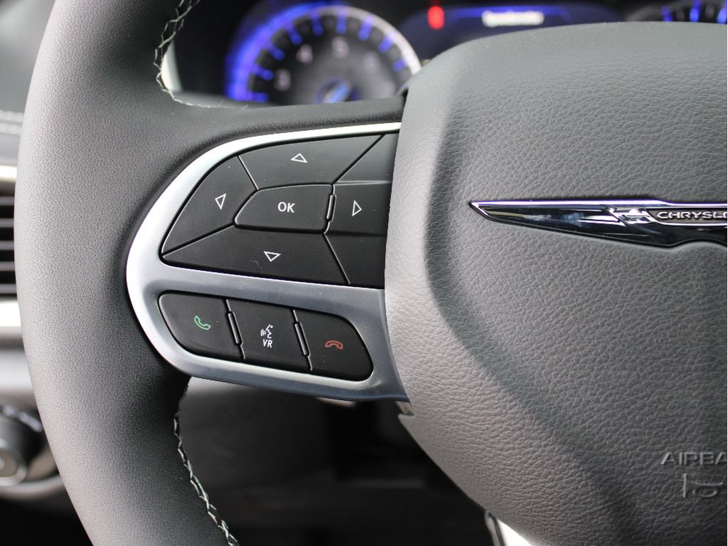 New 2026 Chrysler Pacifica Select AWD/4WD image 15