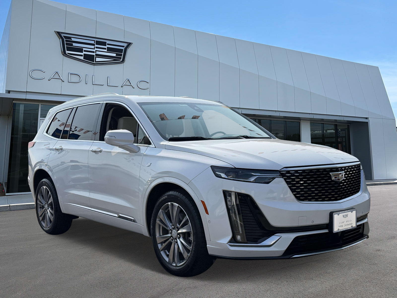 Certified 2022 Cadillac XT6 Premium Luxury w/ Technology Package AWD/4WD image 2