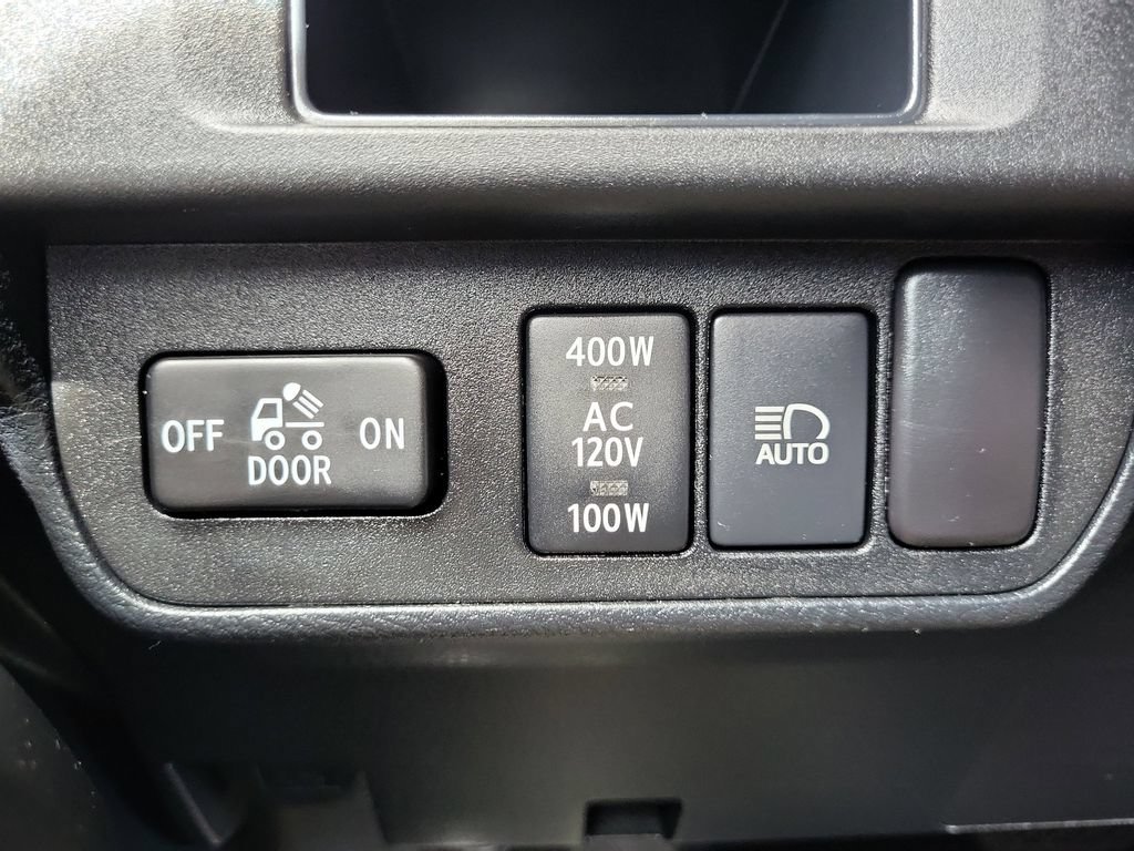 Used 2019 Toyota Tacoma TRD Off-Road w/ Technology Package AWD/4WD image 21