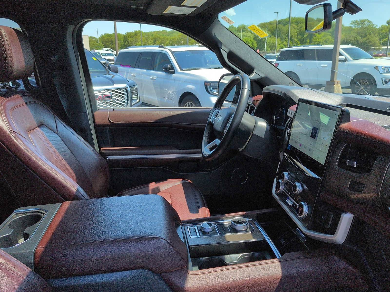 Used 2024 Ford Expedition Max Limited AWD/4WD image 10