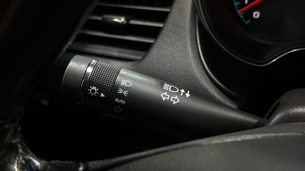 Used 2018 Chevrolet Impala Premier FWD image 33