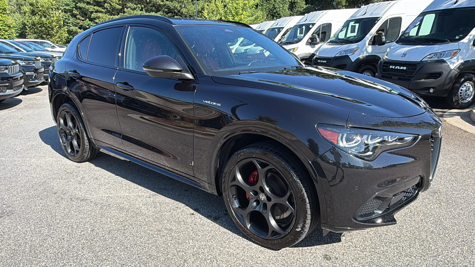 Used 2025 Alfa Romeo Stelvio Sprint AWD/4WD image 5