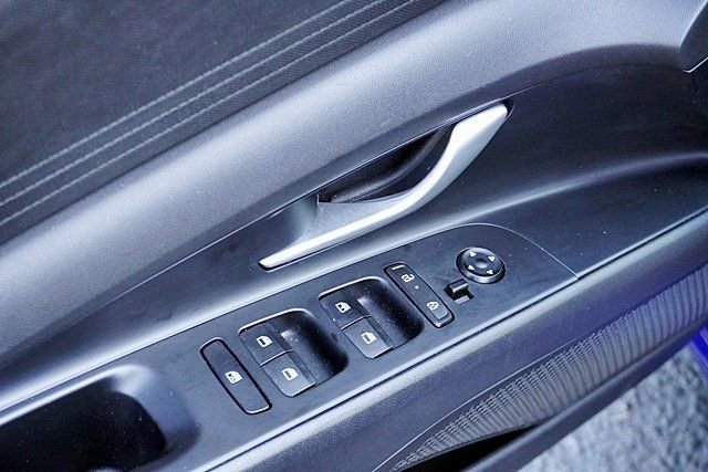 Certified 2025 Hyundai Elantra SE w/ Cargo Package image 22