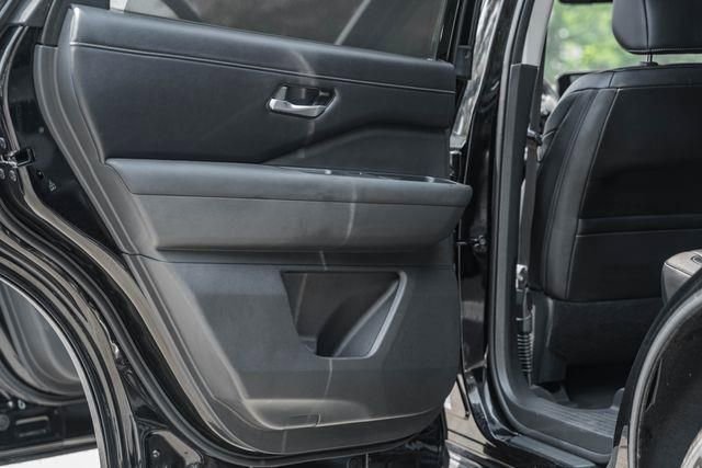 Used 2023 Nissan Pathfinder SL image 35