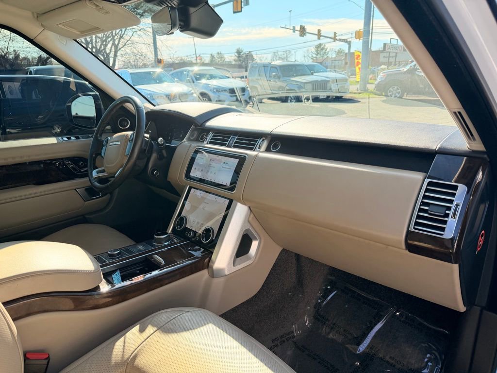 Used 2018 Land Rover Range Rover HSE image 10